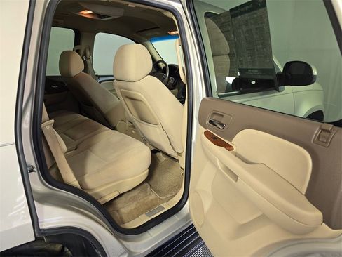 Used 2008 GMC Yukon SLE w/ Exterior Appearance Package image 14