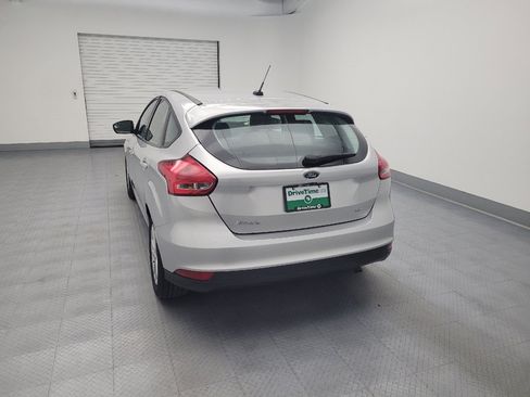 Used 2017 Ford Focus SE w/ Cold Weather Package FWD image 6