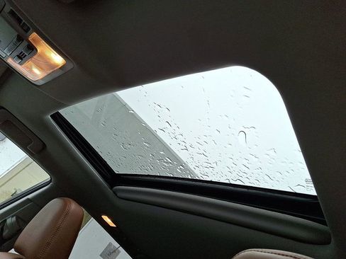 Used 2017 Toyota Highlander Limited image 14