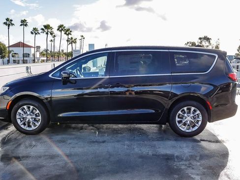New 2026 Chrysler Pacifica Select AWD/4WD image 14