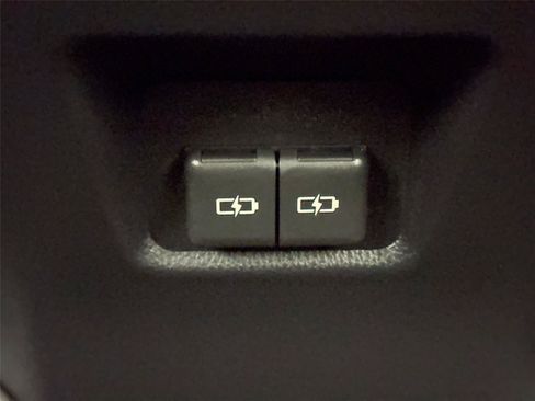 Certified 2025 Toyota RAV4 Limited FWD image 39