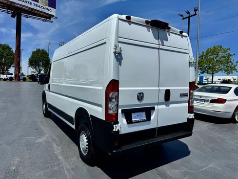 Used 2026 RAM ProMaster 2500 w/ Convenience Group FWD image 3
