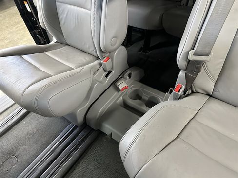 Used 2019 Toyota Sienna XLE FWD image 31