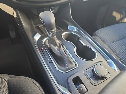 Used 2023 Chevrolet Traverse LT image 16