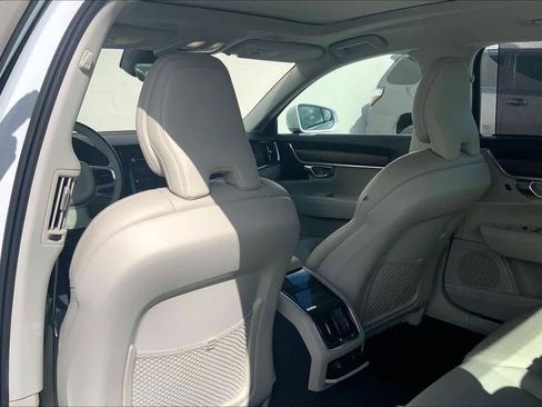 Used 2022 Volvo S90 B6 Inscription w/ Advanced Package image 13