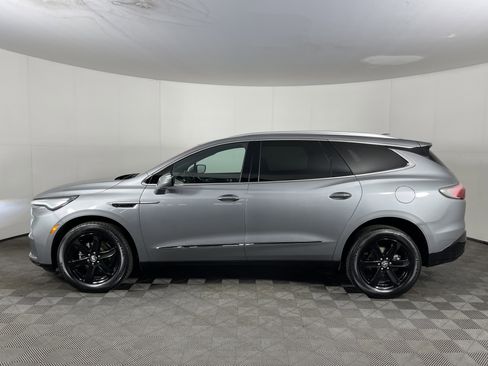 Used 2023 Buick Enclave Essence w/ Sport Touring Edition image 3