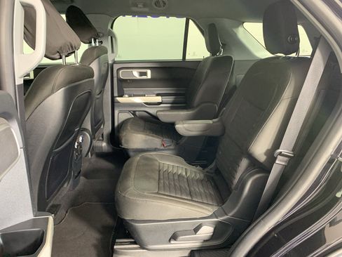 Used 2020 Ford Explorer XLT RWD image 31