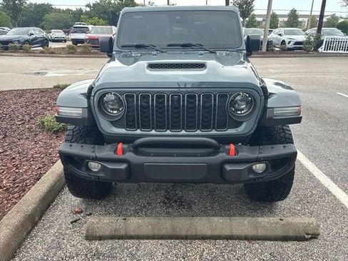 Used 2024 Jeep Gladiator Mojave AWD/4WD image 2