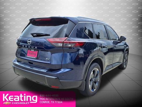 Used 2024 Nissan Rogue SV w/ SV Premium Package FWD image 4