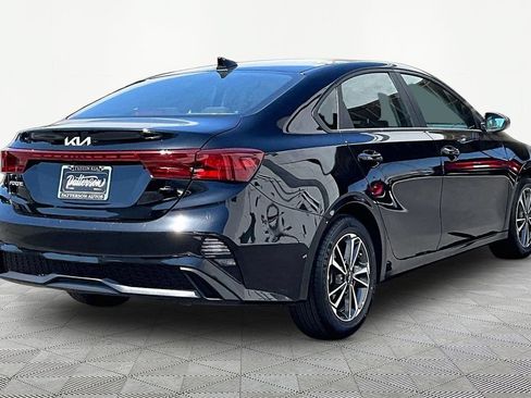 Used 2023 Kia Forte LXS FWD image 3