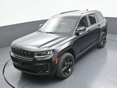 New 2026 Jeep Grand Cherokee Limited w/ Limited Altitude Package RWD image 41