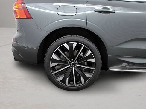 Certified 2026 Volvo XC60 T8 Ultra w/ Protection Package Premier AWD/4WD image 12