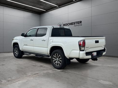 Certified 2022 Toyota Tacoma Limited AWD/4WD image 3