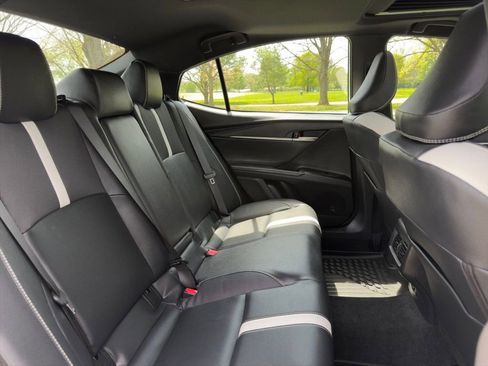 Used 2025 Toyota Camry SE w/ Convenience Package image 29