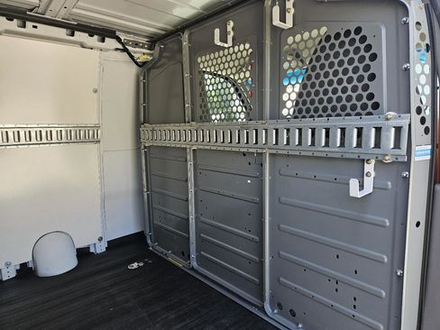 Used 2014 Chevrolet Express 1500 RWD image 27