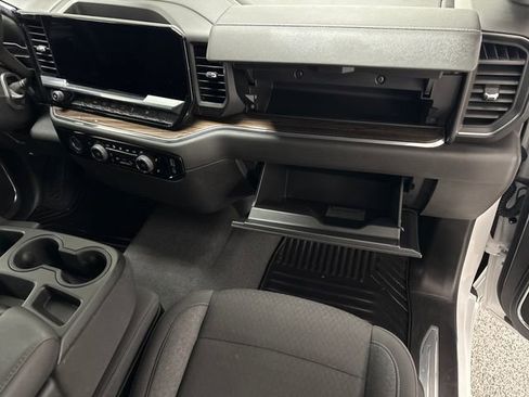 Used 2024 Chevrolet Silverado 1500 LT image 21