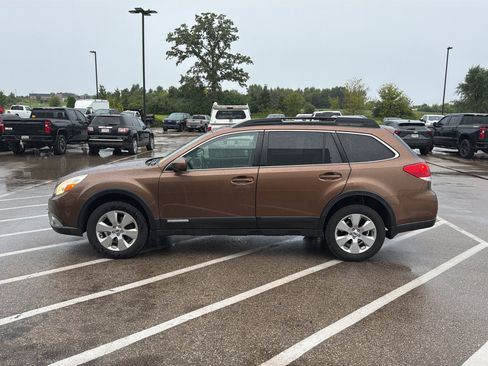 Used 2012 Subaru Outback 2.5i Limited w/ Moonroof Pkg AWD/4WD image 2