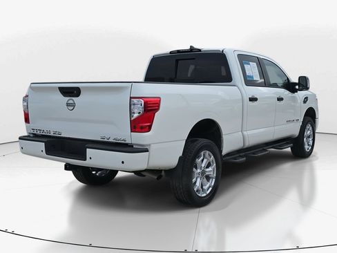 Used 2024 Nissan Titan SV w/ SV Convenience Package image 5