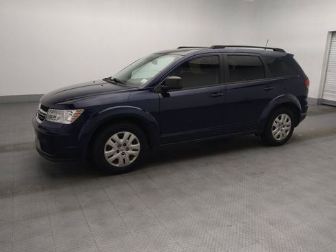 Used 2019 Dodge Journey SE FWD image 2