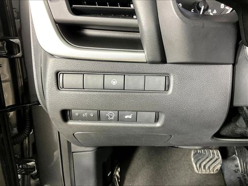 Certified 2023 Nissan Rogue SV w/ SV Premium B Package AWD/4WD image 37