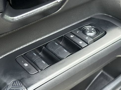 Used 2024 Toyota Tacoma SR5 AWD/4WD image 19