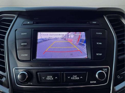 Used 2017 Hyundai Santa Fe Sport image 18