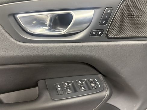 Used 2024 Volvo XC60 B5 Plus AWD/4WD image 17