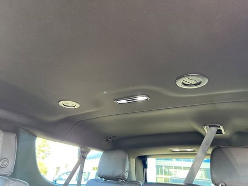 Used 2023 Chevrolet Suburban LT image 56