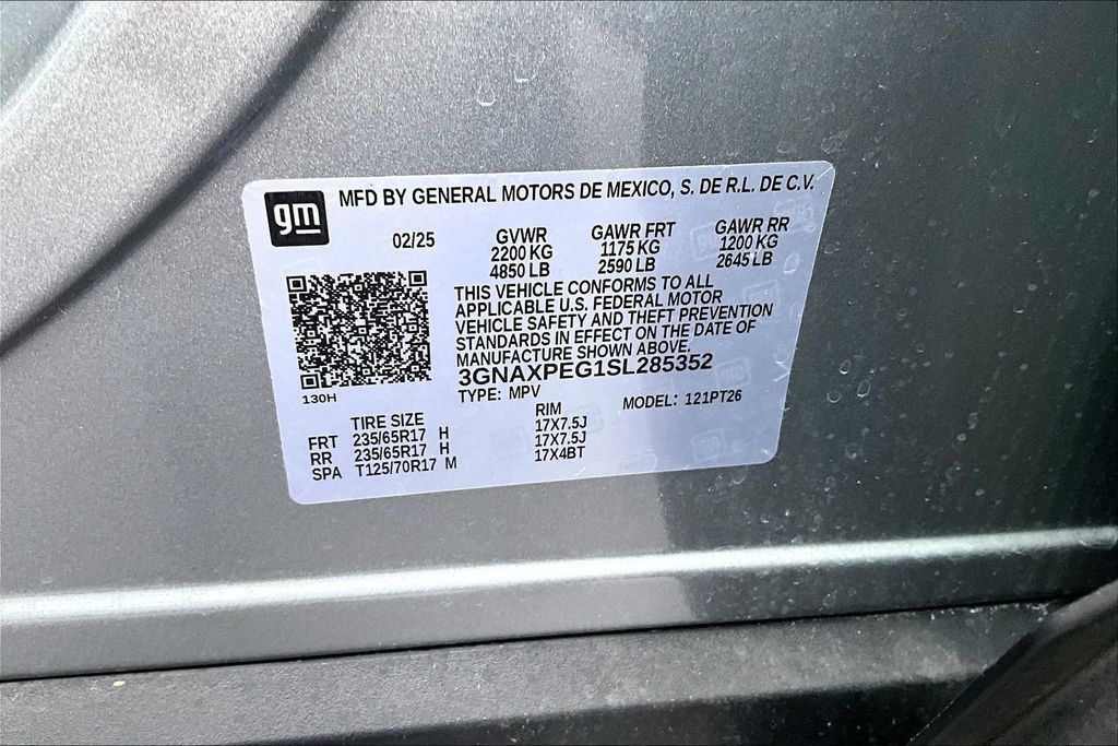 Used 2025 Chevrolet Equinox LT AWD/4WD image 18
