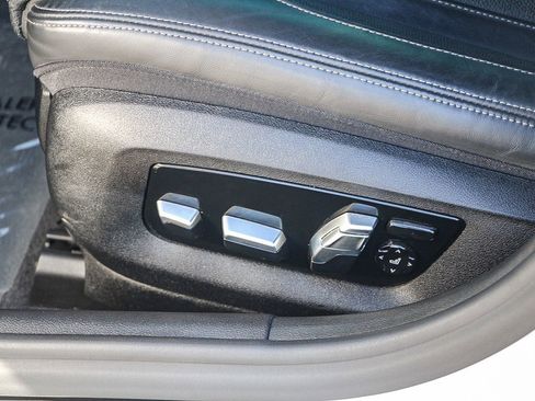 Used 2020 BMW 530e xDrive w/ M Sport Package image 20