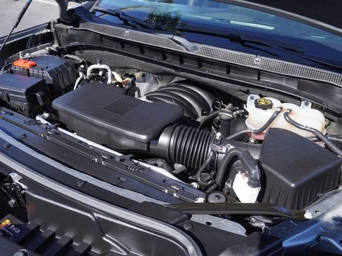 Certified 2024 Chevrolet Suburban Premier image 7