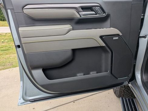 New 2026 Chevrolet Silverado 2500 ZR2 w/ LPO, Dark Essentials Package AWD/4WD image 8