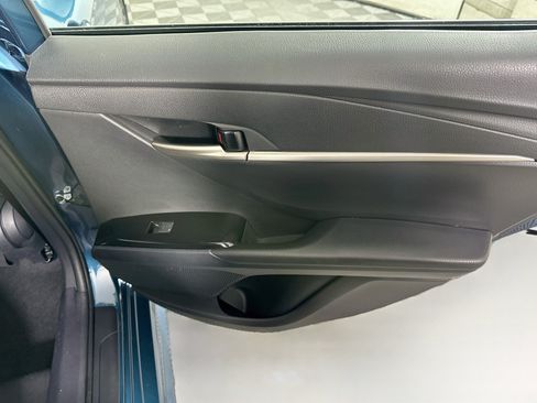Used 2025 Toyota Camry SE FWD image 28