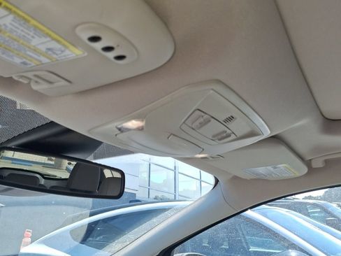 Used 2018 Ford Escape Titanium w/ Ford Safe & Smart Package FWD image 16