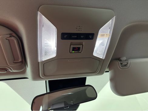 Used 2025 Toyota RAV4 XLE image 39