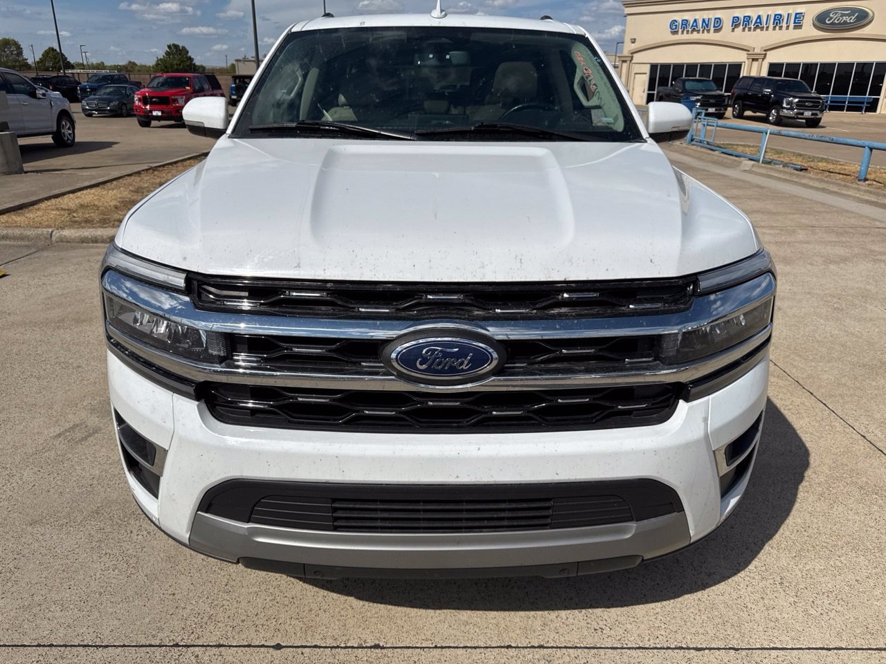 Used 2024 Ford Expedition Max Limited RWD image 2