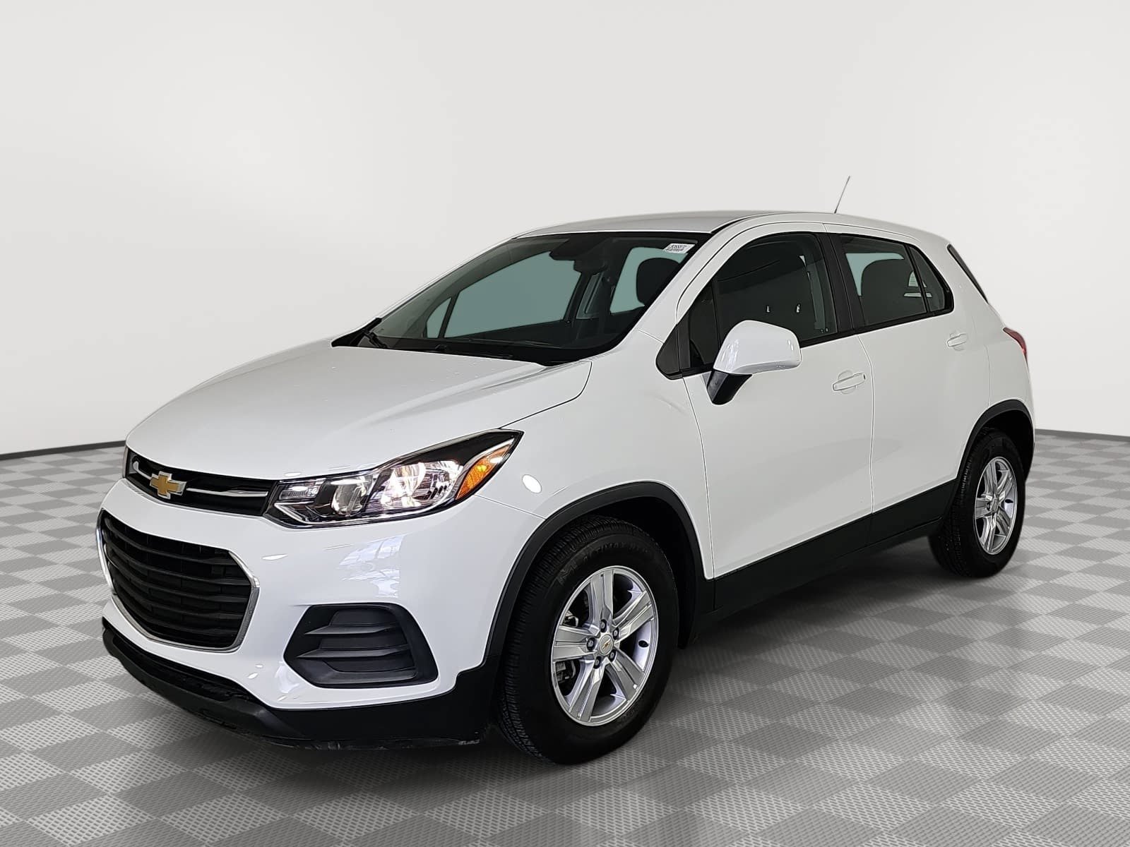 Used 2020 Chevrolet Trax LS FWD image 4