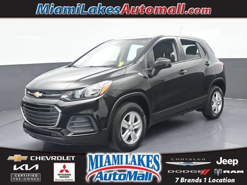 Used 2022 Chevrolet Trax LS AWD/4WD image 1