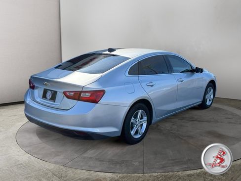 Used 2022 Chevrolet Malibu LS FWD image 4