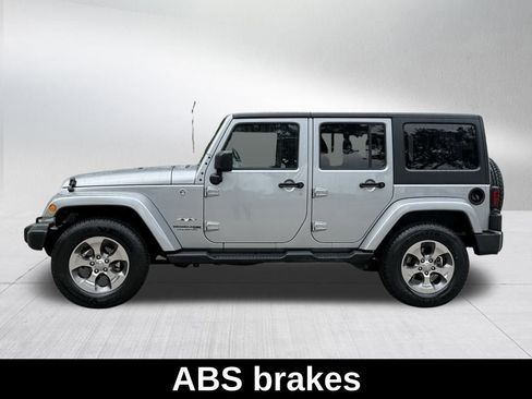 Certified 2018 Jeep Wrangler Unlimited Sahara image 9