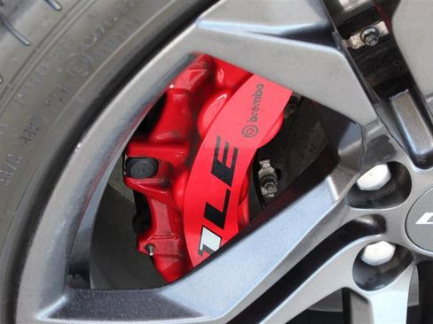 Used 2020 Chevrolet Camaro SS RWD image 38