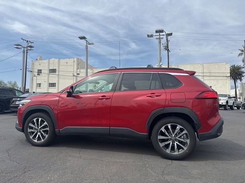 Used 2023 Toyota Corolla Cross XLE w/ Convenience Package image 16