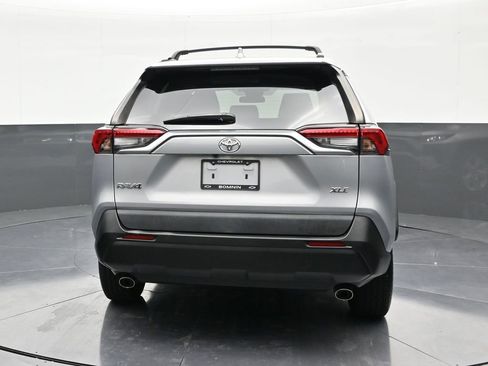 Used 2020 Toyota RAV4 XLE FWD image 4