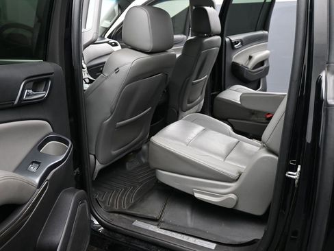 Used 2015 Chevrolet Suburban LT image 18