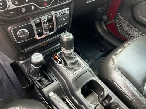 Used 2021 Jeep Wrangler Unlimited Sahara AWD/4WD image 22