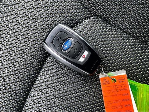 Used 2024 Subaru Crosstrek 2.0i Premium image 10