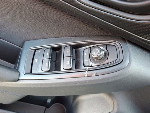 Certified 2023 Subaru Crosstrek 2.0i image 19