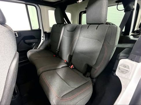 Used 2025 Jeep Wrangler Unlimited Rubicon AWD/4WD image 25