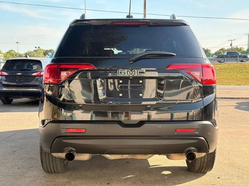 Used 2019 GMC Acadia SLT w/ Black Edition FWD image 4