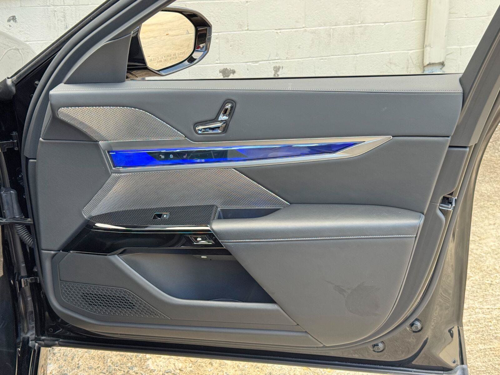 Used 2024 BMW i7 eDrive50 w/ M Sport Package RWD image 50
